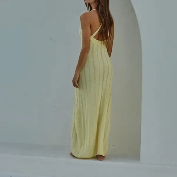 Elegant Yellow Sleeveless Dress - Picture 2 of 2